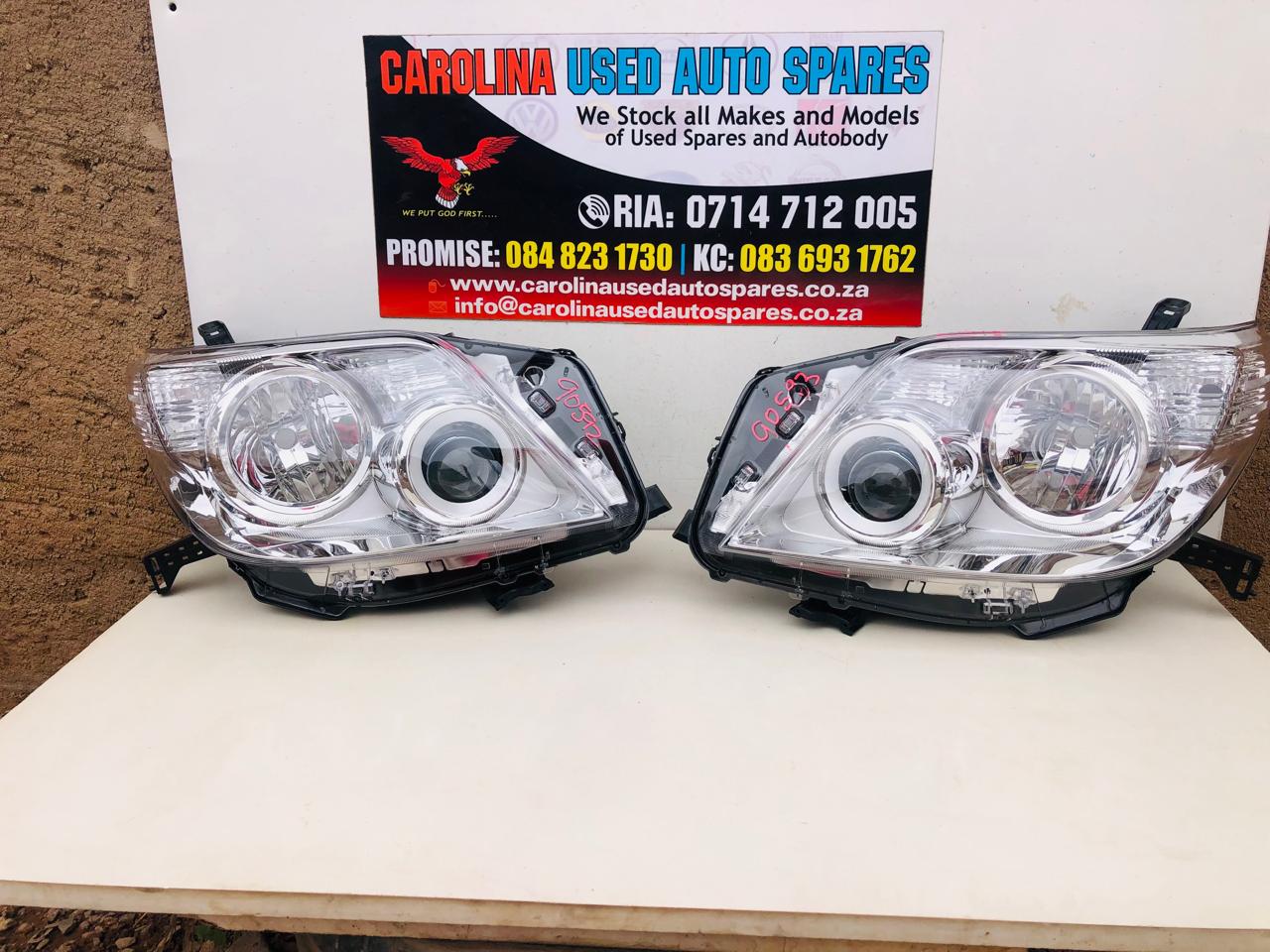 Toyota Prado left and right side halogen headlight (2008-2011) - Private Seller Toyota Prado left and right side halogen headlight (2008-2011) - Private Seller