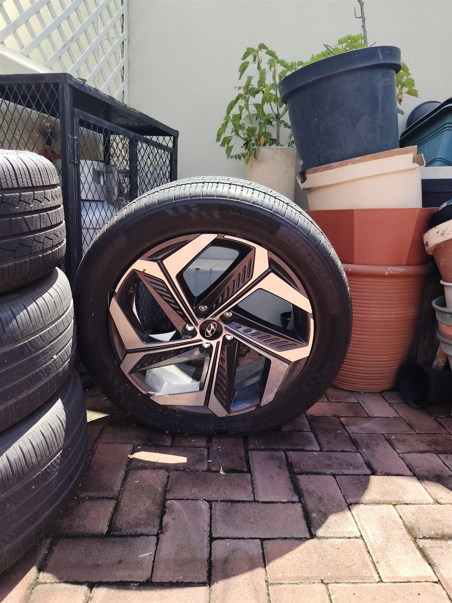 2023 Hyundai Tucson original rims and tyres - Private Seller 2023 Hyundai Tucson original rims and tyres - Private Seller