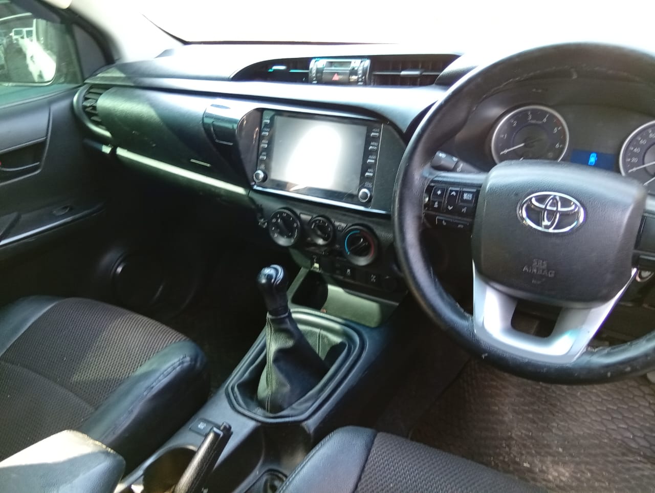 2020 Toyota Hilux 2.8 Legend50 GD6 DoubleCab Bakkie Raider Manual 163,000km Leat