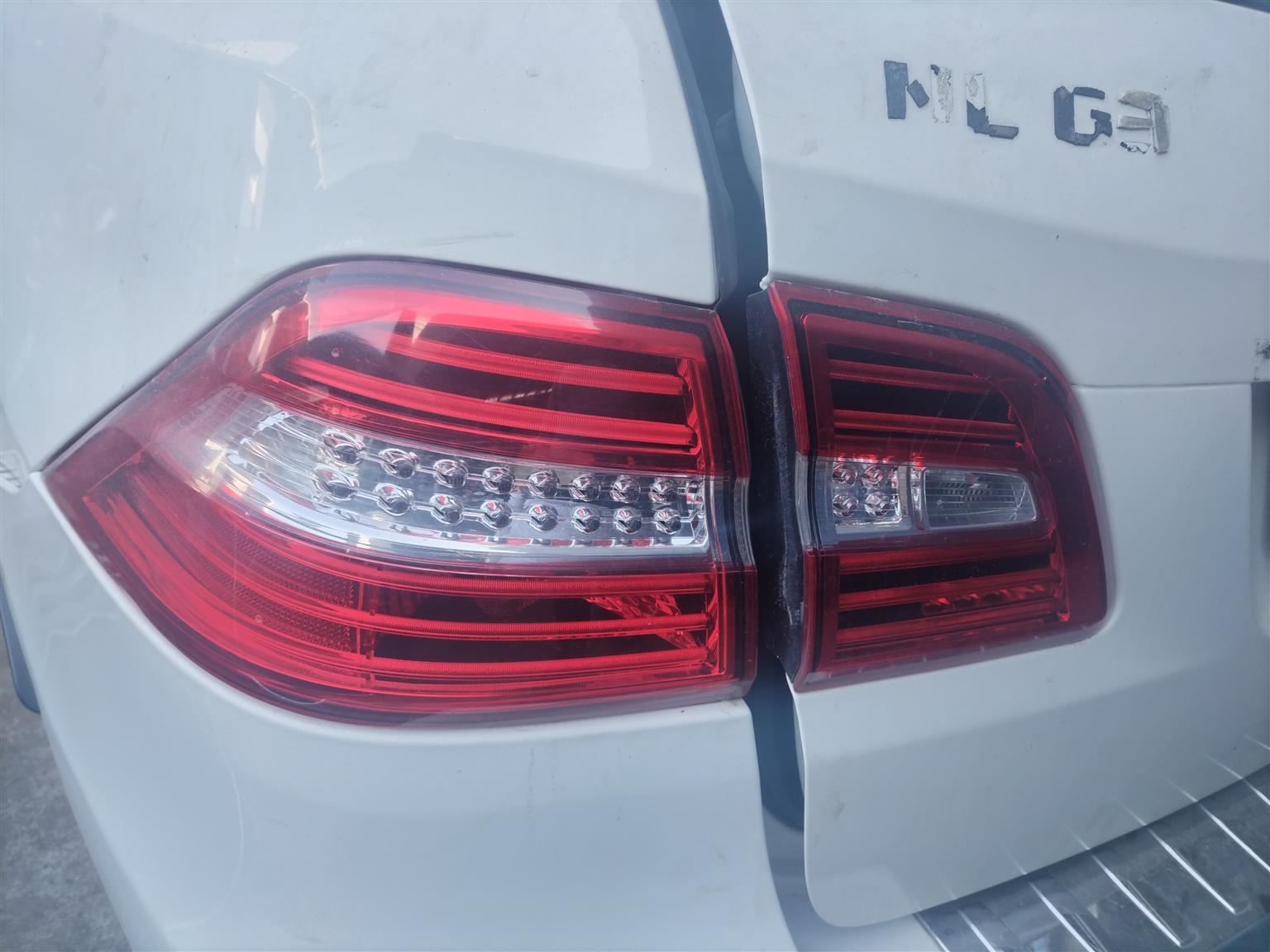 Mercedes Benz ML63 AMG tail lights for sale used (W166) - Private Seller