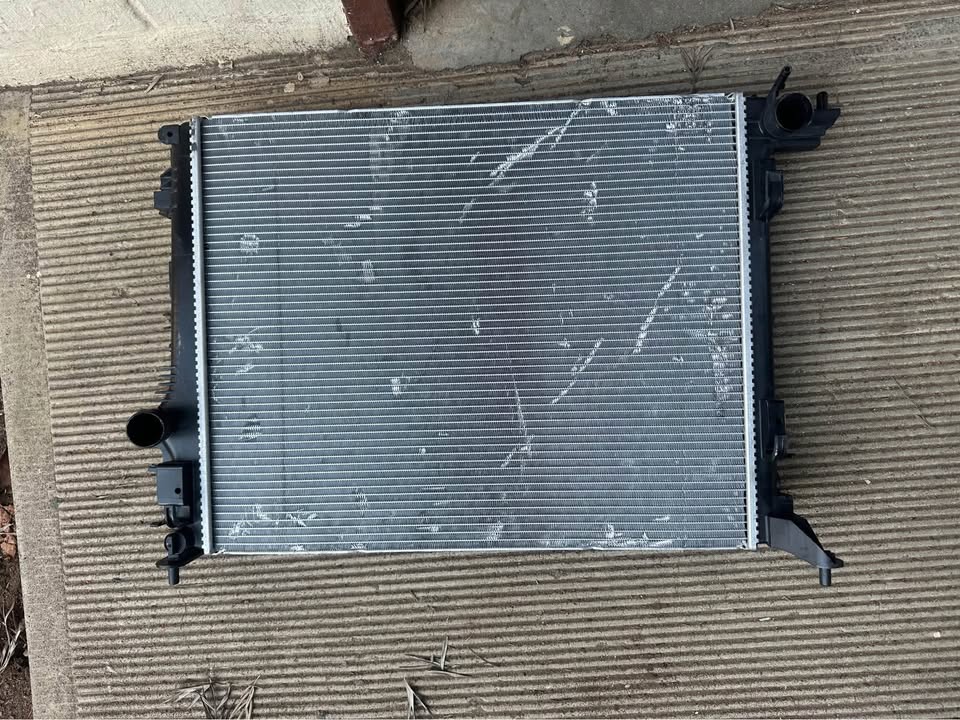 Renault Megane iv and scenic iv radiator - Private Seller Renault Megane iv and scenic iv radiator - Private Seller