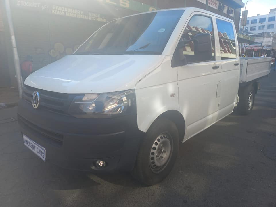 2015 VW TRANSPORTER 2.0TDI DIESEL BAKKIE, DOUBLE CAB, MANUAL, WHITE COLOUR, 155000KM.