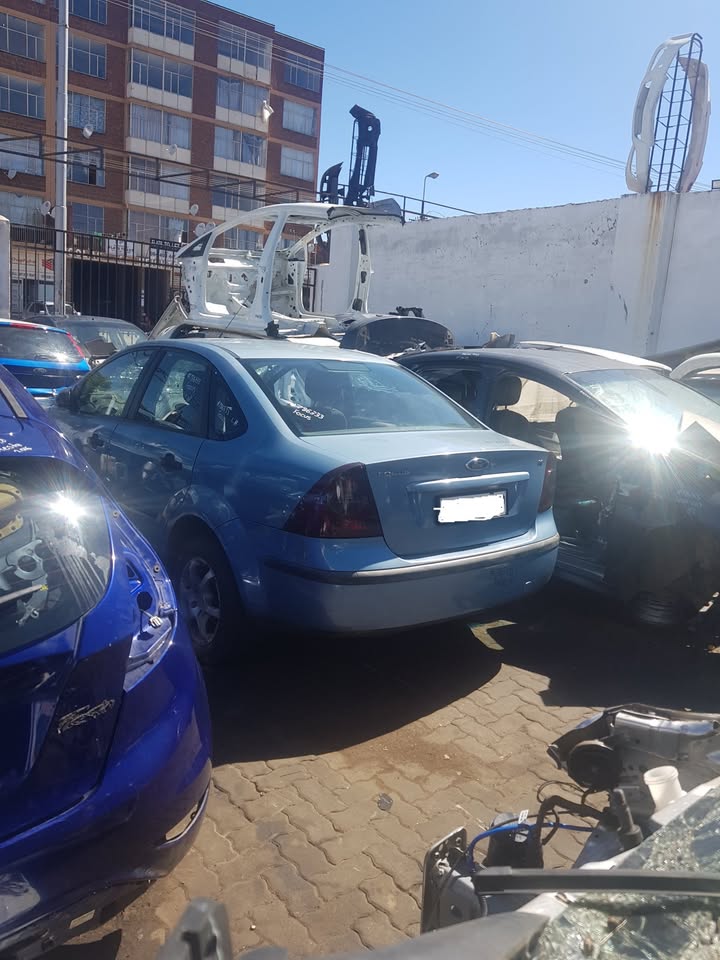 Focus 2006 1,6L Spares - Private Seller