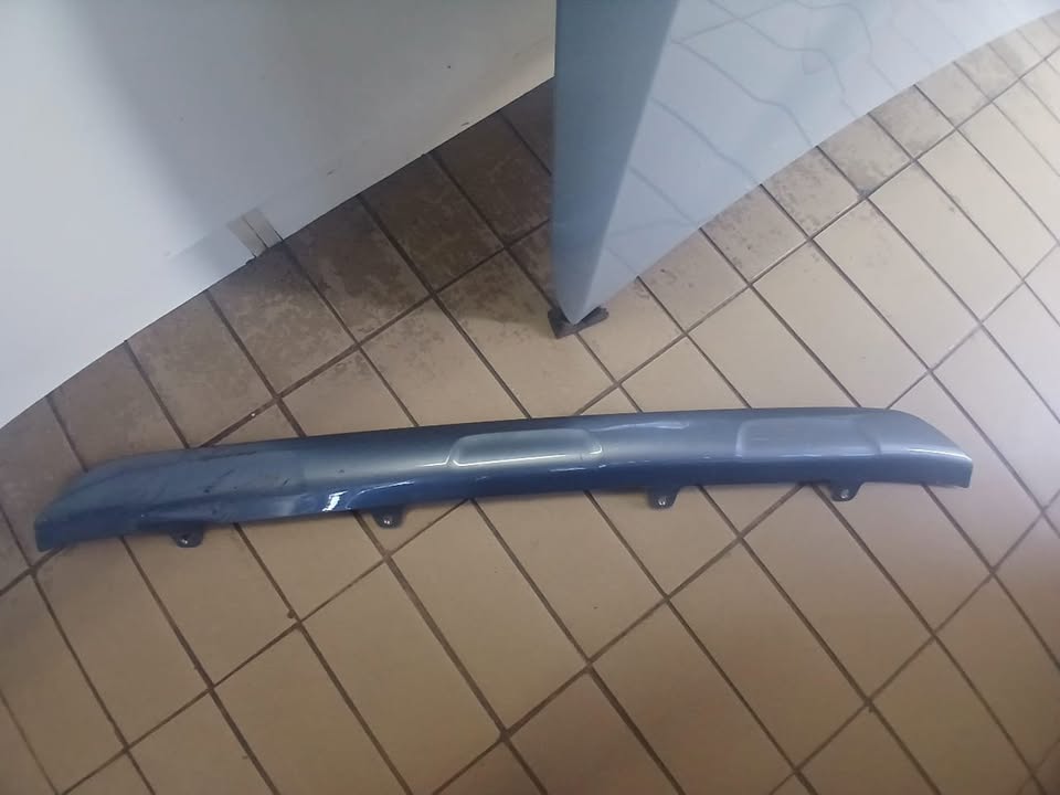 2020 TOYOTA COROLLA CROSS FRONT LOWER BUMBER LOWER MOLDING - Private Seller 2020 TOYOTA COROLLA CROSS FRONT LOWER BUMBER LOWER MOLDING - Private Seller