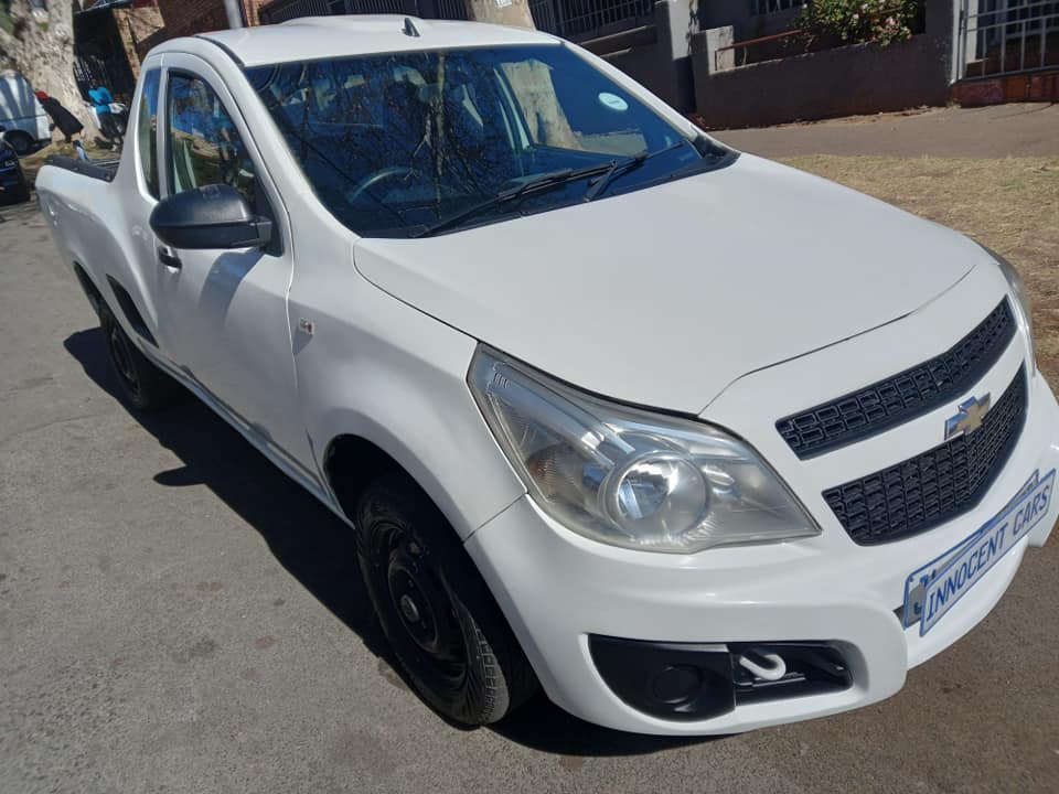 2017 CHEVROLET UTILITY BAKKIE 1.4 PETROL, MANUAL, WHITE COLOR, MILEAGE 35000KMS
