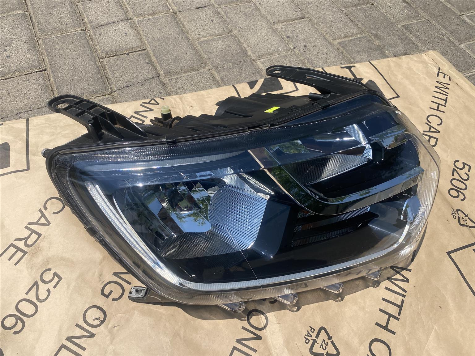 2023 RENAULT DUSTER LED HEADLIGHT RIGHT SIDE FOR SALE. IN PRISTINE CONDITION - Private Seller 2023 RENAULT DUSTER LED HEADLIGHT RIGHT SIDE FOR SALE. IN PRISTINE CONDITION - Private Seller