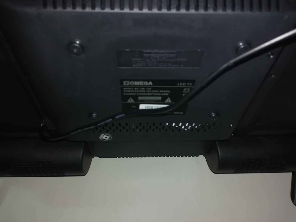OMEGA 32" SMART TV
