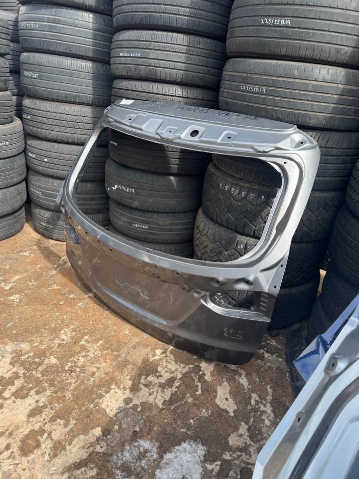 Hyundai Santa Fe Boot Lid Tailgate - Private Seller