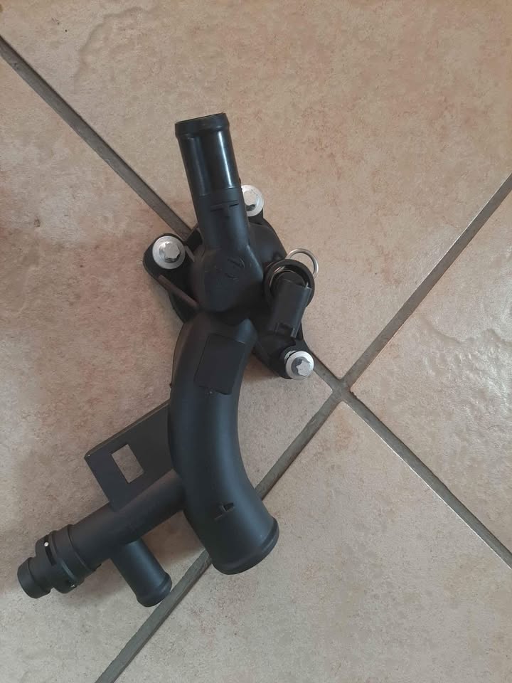 RENAULT THERMOSTAT HOUSING. BRAND NEW. FOR VARIOUS OTHER CARS TOO - Private Seller