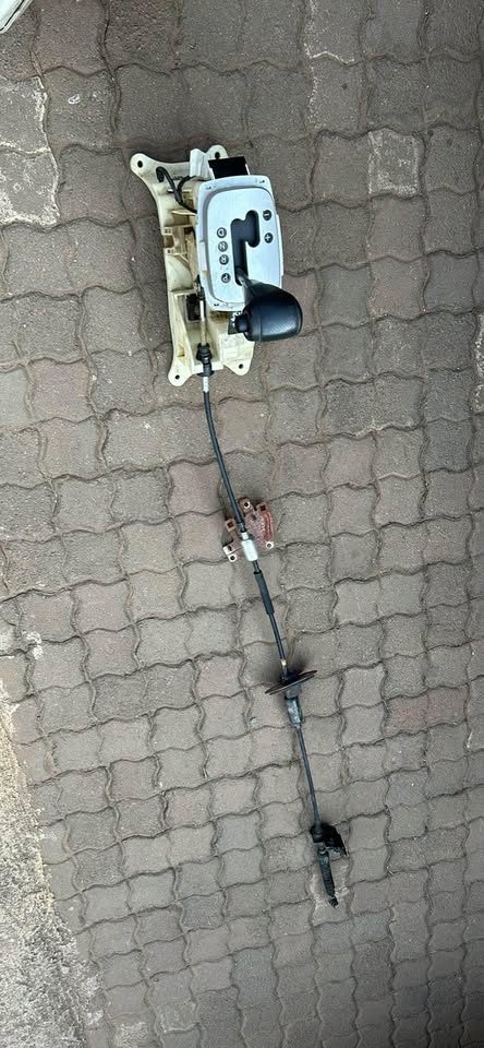 KIA Sportage Auto Gear Lever With Cable For Sale @Circle 7 Used Parts Call Or WhatsApp - Private Seller
