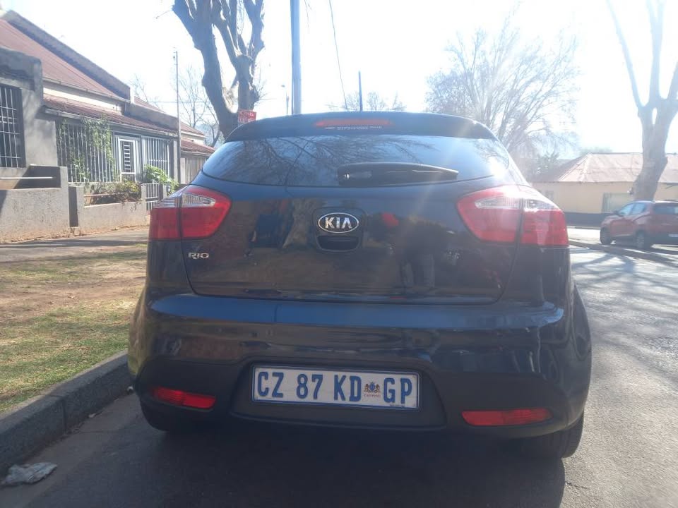 2014 Kia Rio Tec Hatchback 1.4 Petrol, Manuel, Navy Blue, 98000KM