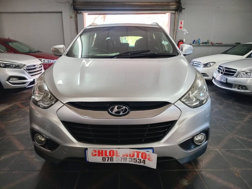 2013 Hyundai ix35 2.0 Petrol,Automatic  Silver Color  Reverse camera  66000km