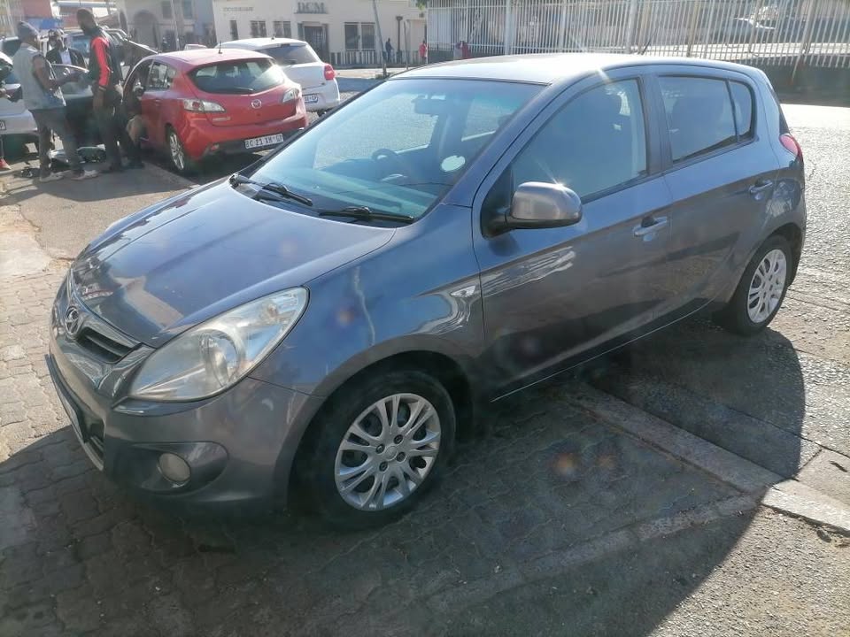 2011 Hyundai i20 1.6 Hatchback with a Nice interior seat