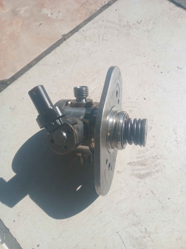 2019-2023 BMW X7 G07 4.4L M50I FRONT LH ENGINE HIGH PRESSURE INJECTION FUEL PUMP - Private Seller