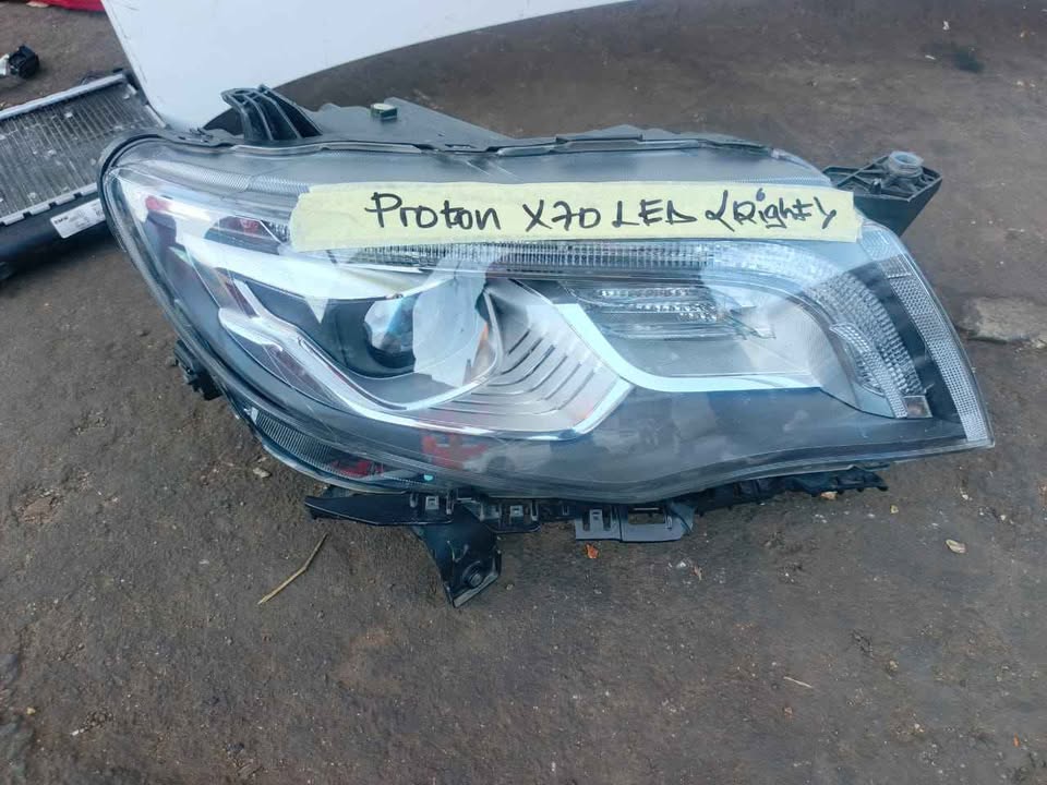 Proton X70 headlight LED right - Private Seller Proton X70 headlight LED right - Private Seller