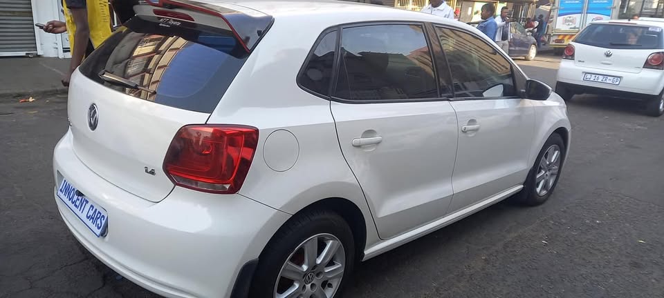 2011 VW POLO 6 1.4 CONCEPTLINE.. MANUAL TRANSMISSION.. WHITE COLOUR.