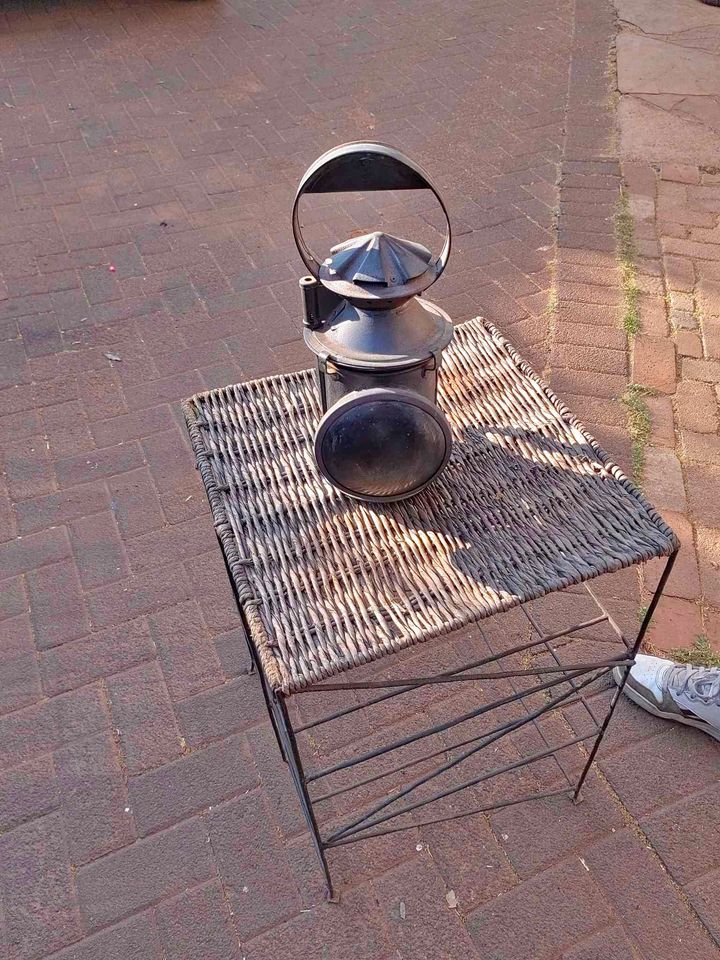 Vintage railway signal lamp (South African railways) Condition is good Vintage railway signal lamp (South African railways) Condition is good