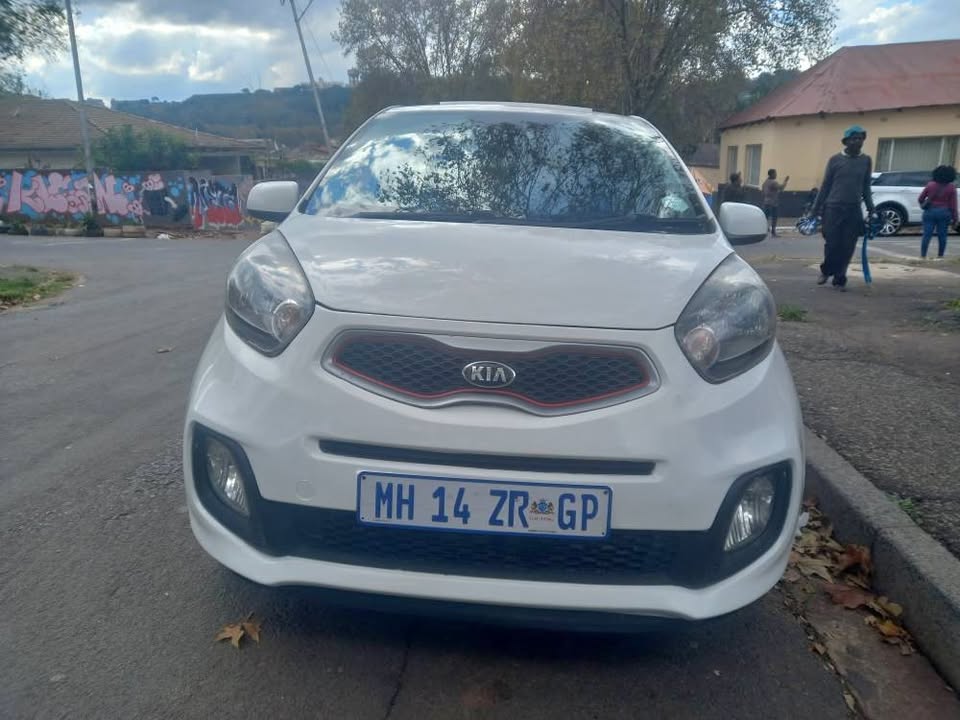 2015 Kia Picanto 1.2 Petrol, Automatic, White, 127000 Sunroof, Service Book 2015 Kia Picanto 1.2 Petrol, Automatic, White, 127000 Sunroof, Service Book