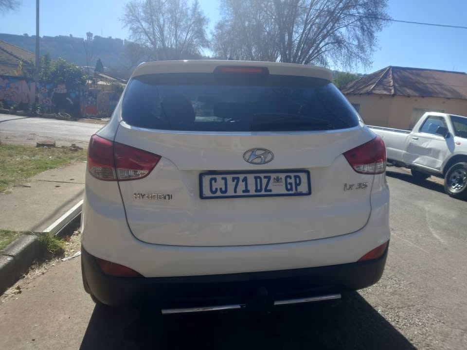 2013 HYUNDAI IX35 2.0 PETROL, MANUAL, WHITE, 105000KMS REVERSE CAMERA