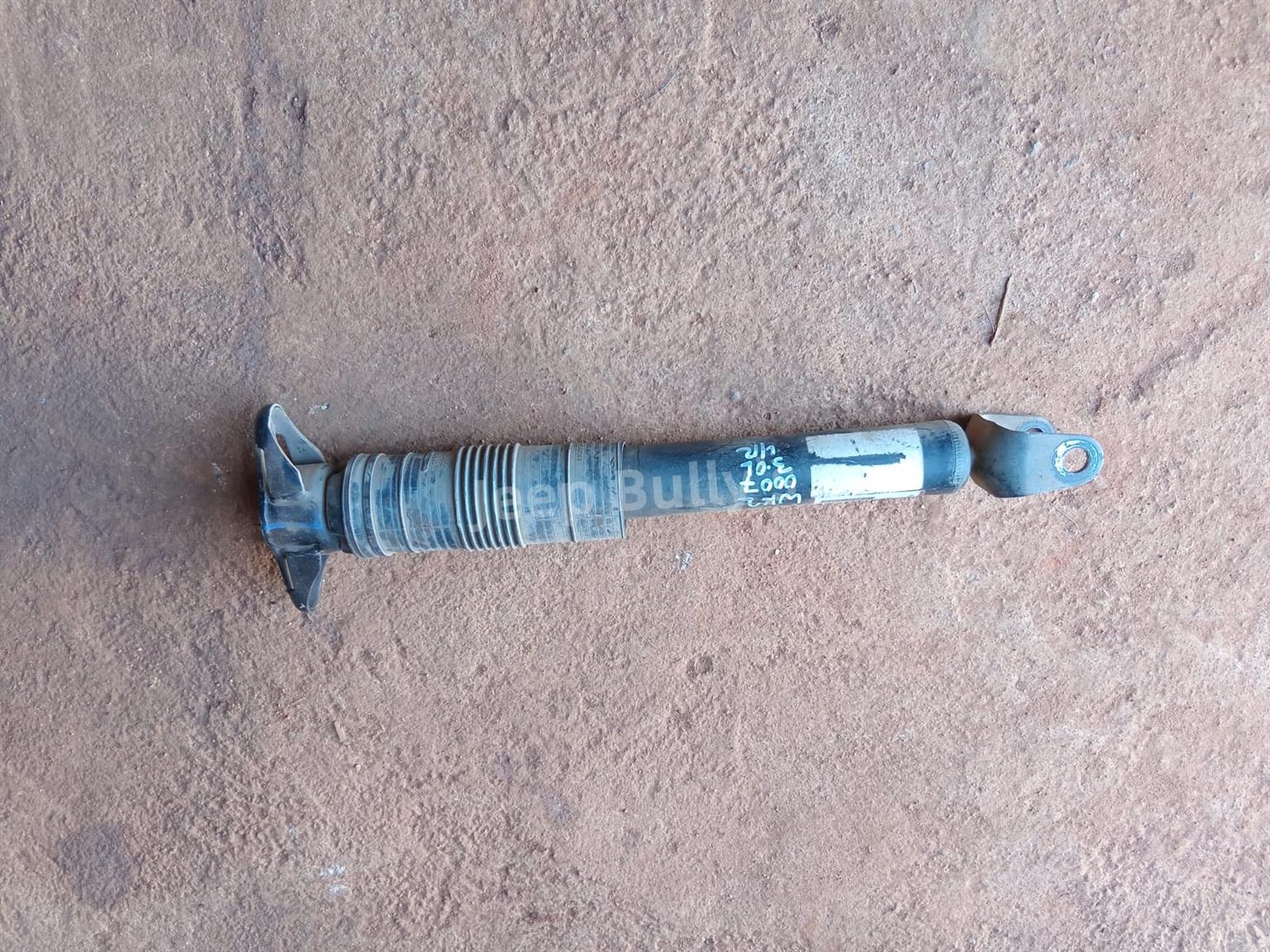 Second Hand Rear Shock For Jeep Grand Cherokee WK2 - Jeep Spares For Sale - Private Seller Second Hand Rear Shock For Jeep Grand Cherokee WK2 - Jeep Spares For Sale - Private Seller