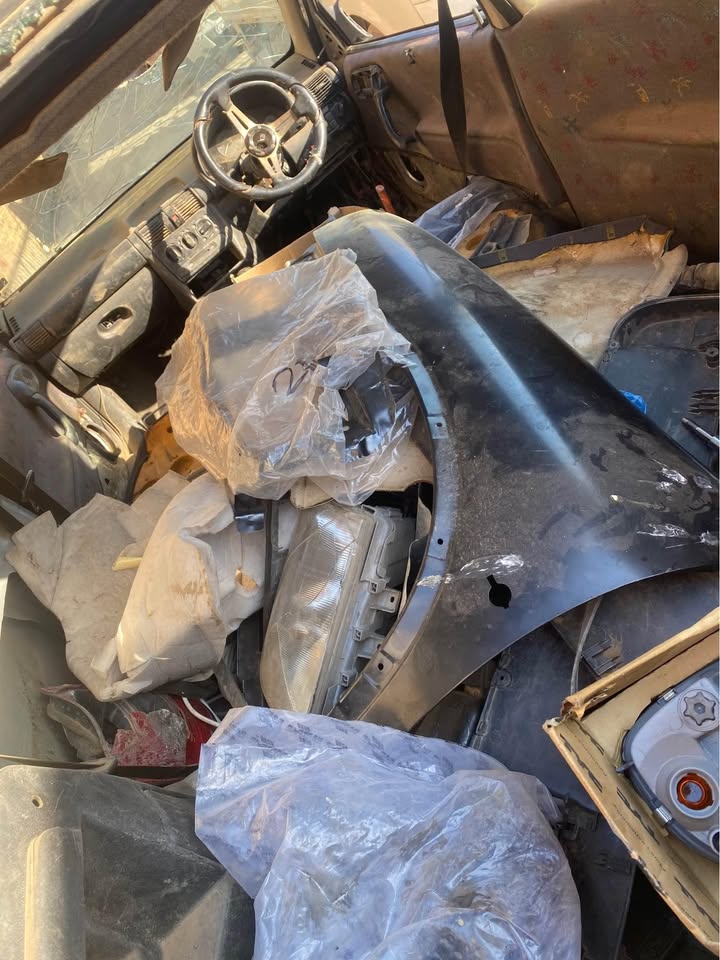Corsa lite stripping for spares - Private Seller