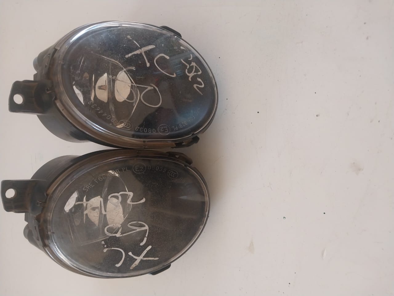 Volvo XC60 T6 2012 left and right foglights for aale - Private Seller