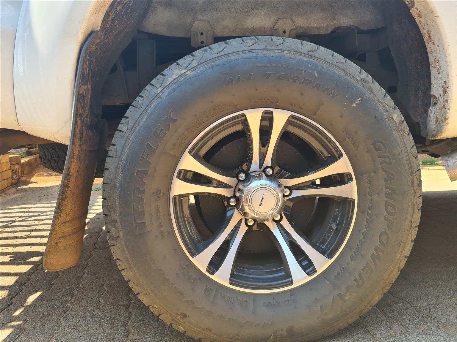 MAGS WITH TYRES. - Private Seller MAGS WITH TYRES. - Private Seller
