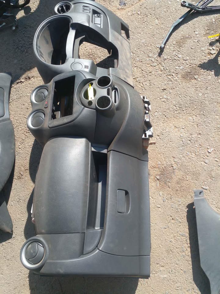 2013 Nissan micra Dashboard - Private Seller