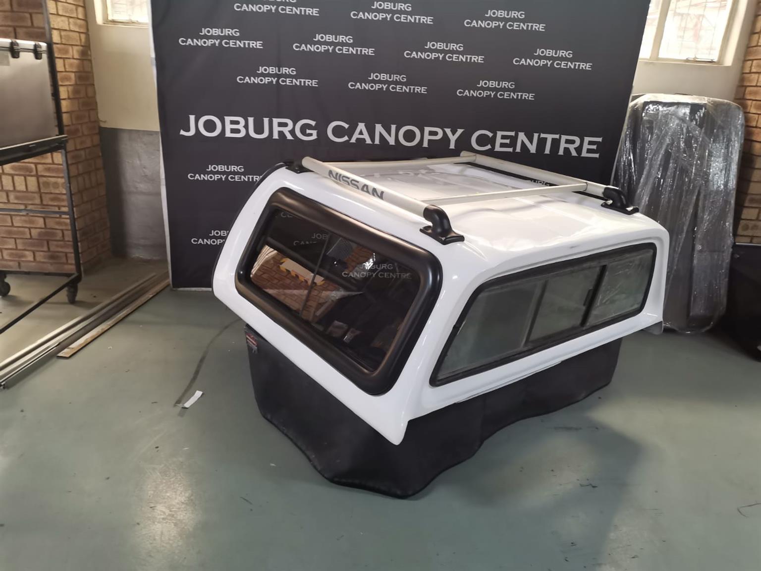 ISUZU 1998--2004 White club Canopy for sale - Private Seller ISUZU 1998--2004 White club Canopy for sale - Private Seller