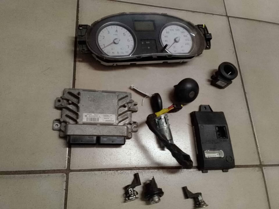 2012 Renault sandero 1.6 valve 1.6 lock set for sale - Private Seller 2012 Renault sandero 1.6 valve 1.6 lock set for sale - Private Seller