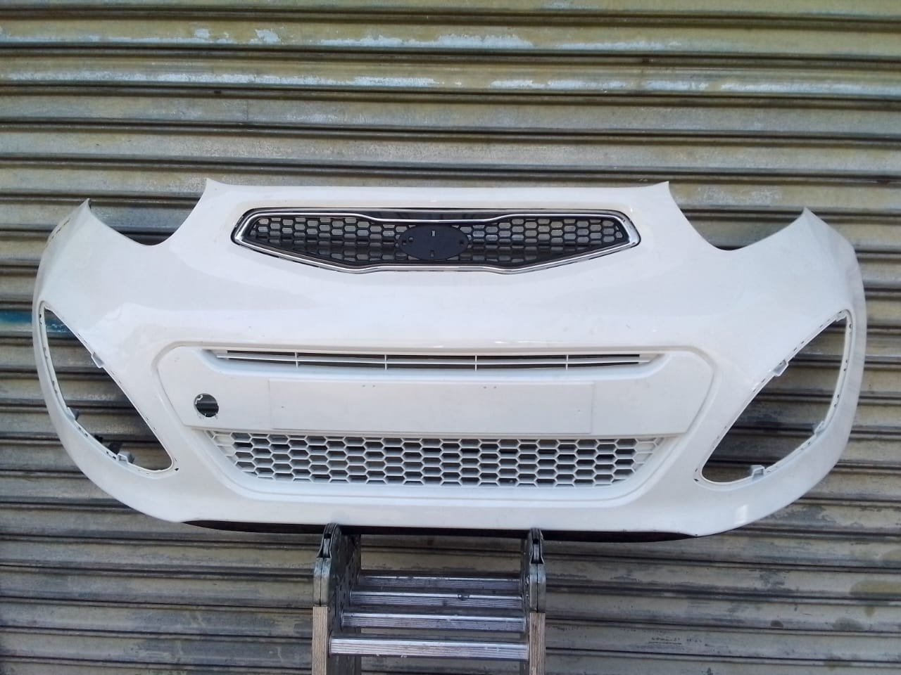 (2014-2016) KIA PICANTO BUMPER AND GRILL FOR SALE - Private Seller (2014-2016) KIA PICANTO BUMPER AND GRILL FOR SALE - Private Seller