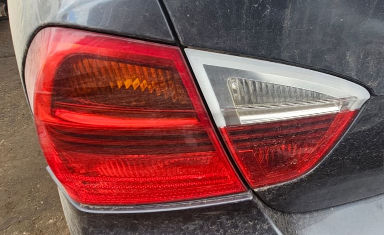 2006 BMW 320I E90 Second Hand Inner and Outer Tail Lamps for Sale - Private Seller 2006 BMW 320I E90 Second Hand Inner and Outer Tail Lamps for Sale - Private Seller