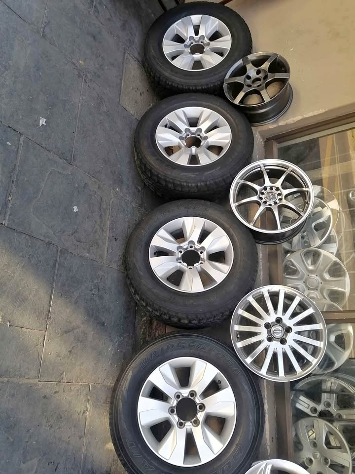 Toyota Hilux 17 Gd6(WITH USED TYRES) - Private Seller Toyota Hilux 17 Gd6(WITH USED TYRES) - Private Seller