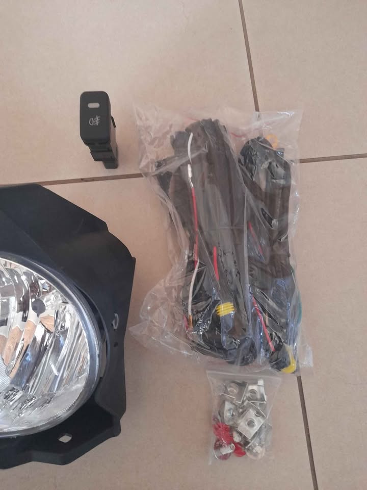 TOYOTA HILUX 2009/12 BRAND NEW FOGLIGHT KITS FORSALE PRICE
