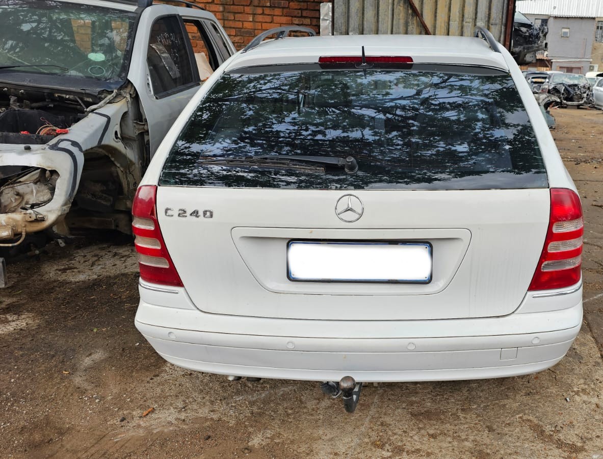 tailgate boot lid Mercedes C240 used for sale - Private Seller tailgate boot lid Mercedes C240 used for sale - Private Seller