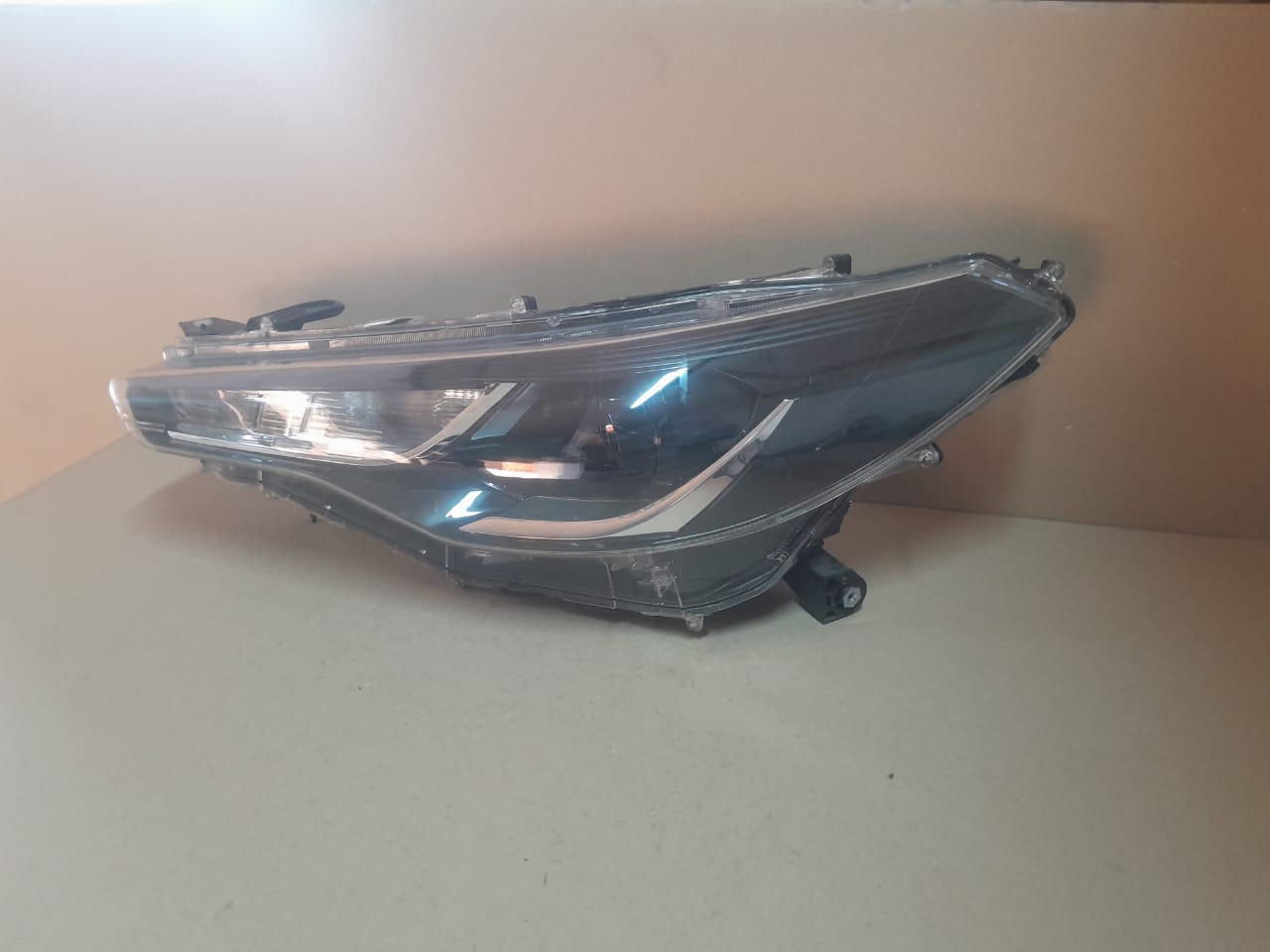 2021-2024 TOYOTA COROLLA CROSS LEFT SIDE HEADLIGHT FOR SALE - Private Seller 2021-2024 TOYOTA COROLLA CROSS LEFT SIDE HEADLIGHT FOR SALE - Private Seller