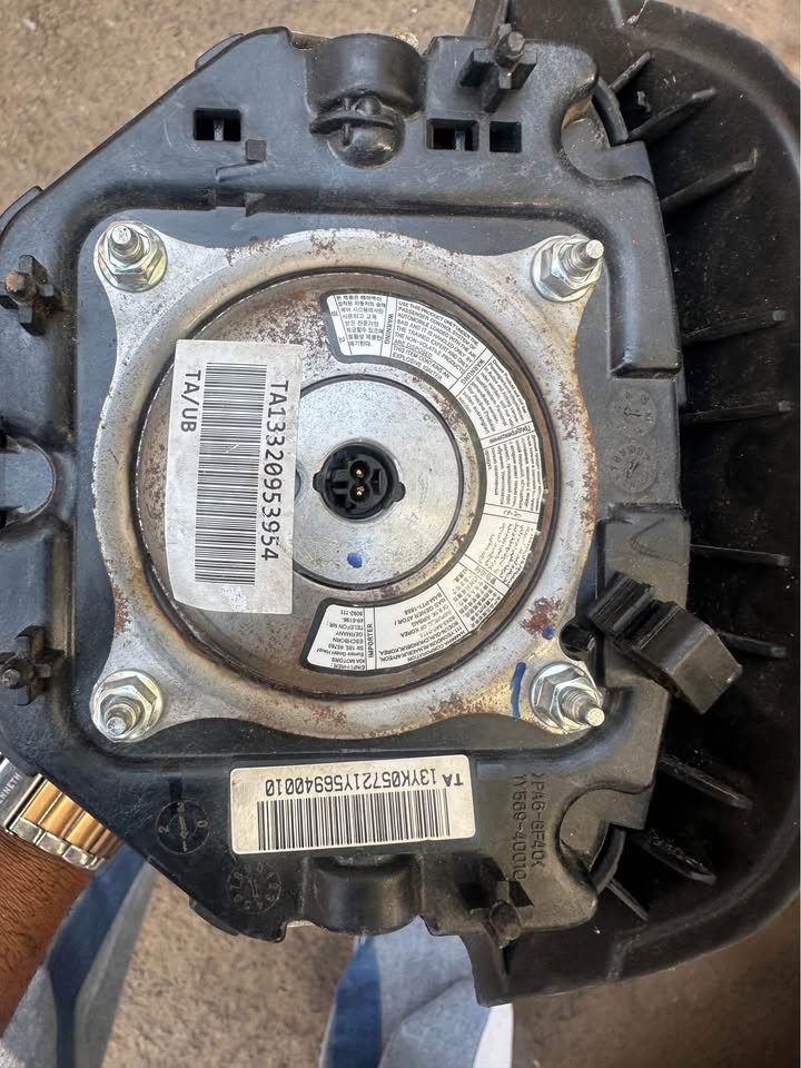 Kia picanto steering airbag 2012 upwards - Private Seller Kia picanto steering airbag 2012 upwards - Private Seller