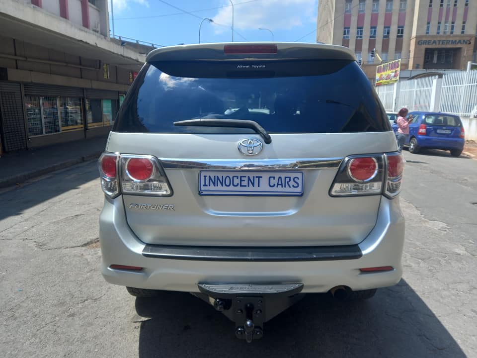 2011 TOYOTA FORTUNER 3.0 ENGINE 4X4 MANUAL, DIESEL, CODE 2, LEATHERSEAT, SILVER COLOUR