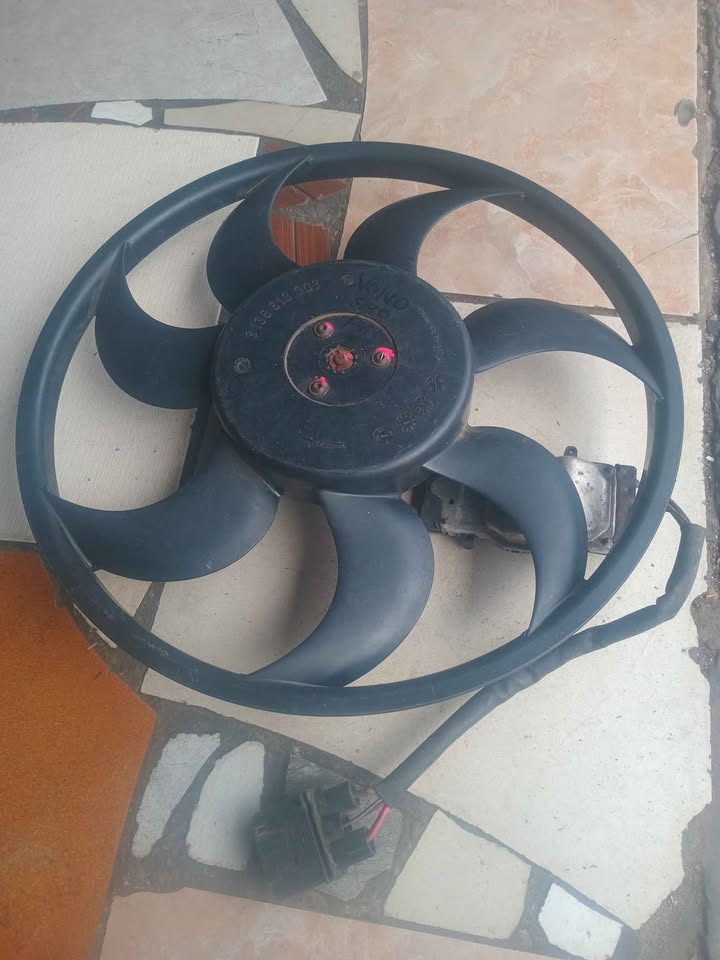 AUDI Q7 Bosch Left Engine Cooling Fan L0959455F - Private Seller