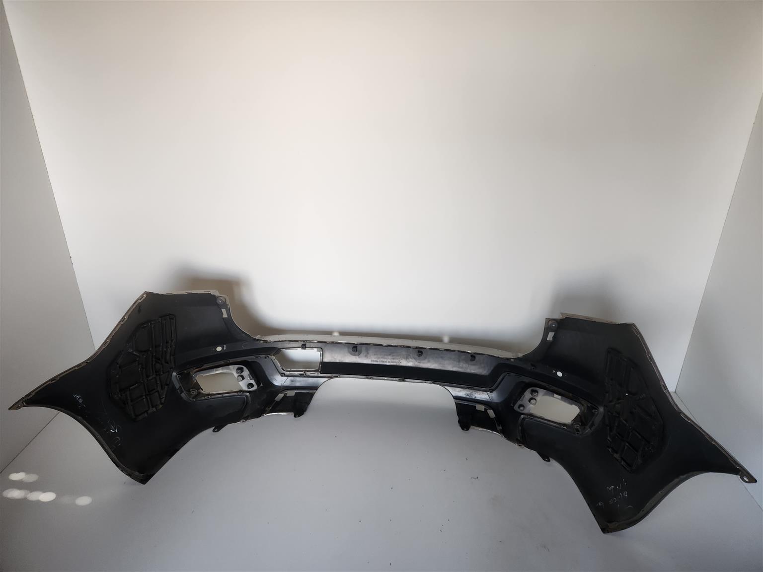 Ford Everest back bumper - Private Seller