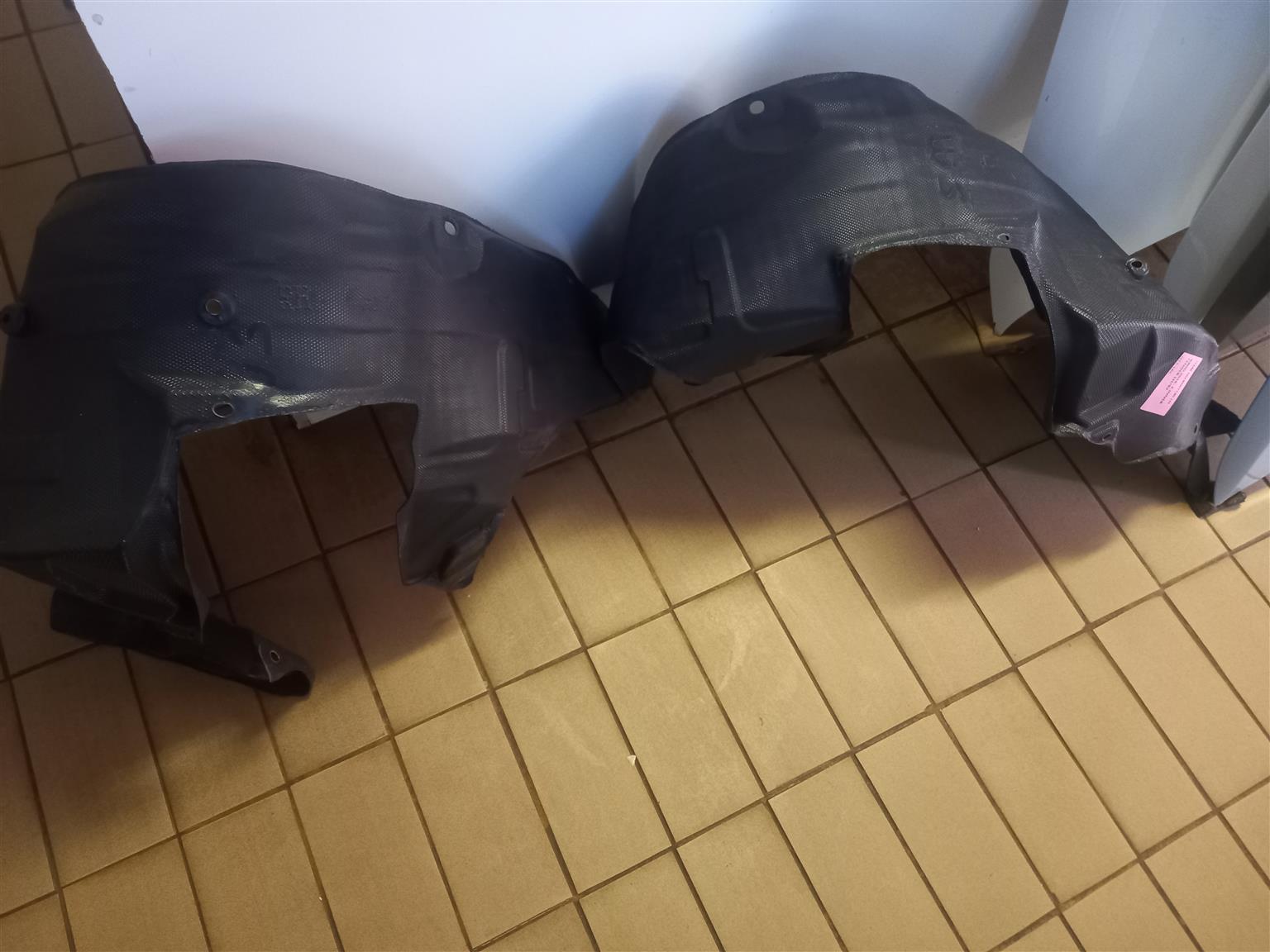 2019 RENAULT KWID FENDER LINER LEFT AND RIGHT FOR SALE - Private Seller 2019 RENAULT KWID FENDER LINER LEFT AND RIGHT FOR SALE - Private Seller