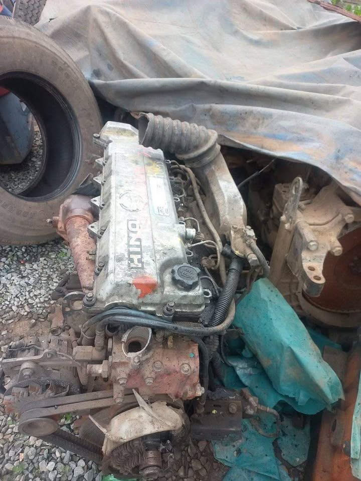 Hino 500  J08C engine and cylinder head available