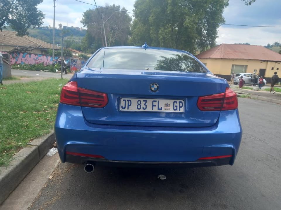 2019 BMW 318i F30 MSPORT Petrol, AUTOMATIC, BLUE, SUNROOF, 100000kms, 200K Spare key.