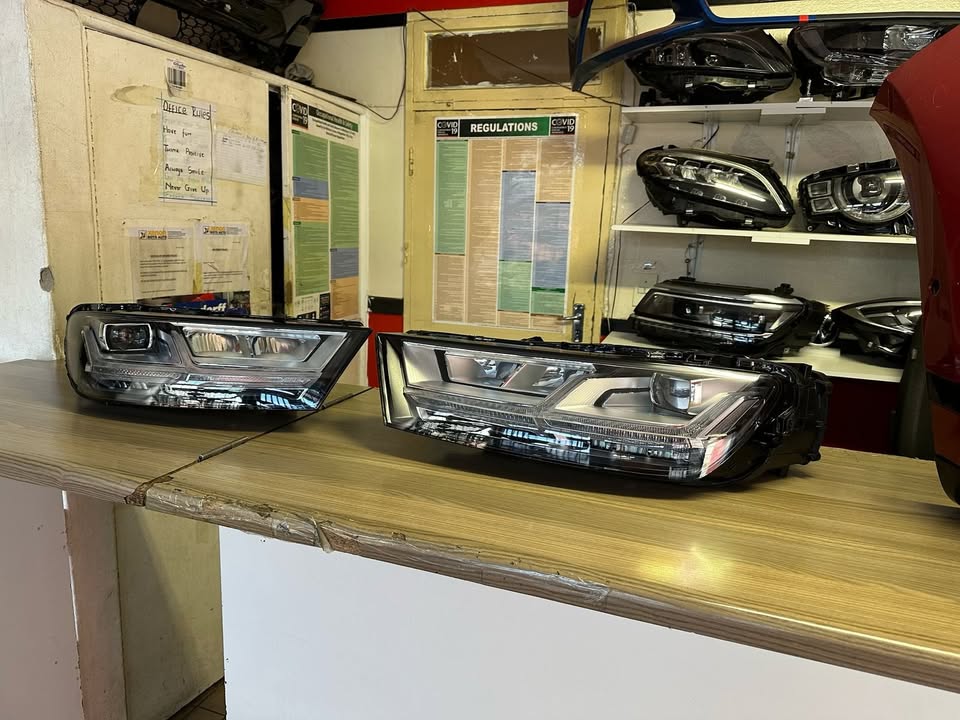 2019 AUDI Q7 HEADLIGHT RIGHT AND LEFT IN IMMACULATE CONDITION - Private Seller 2019 AUDI Q7 HEADLIGHT RIGHT AND LEFT IN IMMACULATE CONDITION - Private Seller