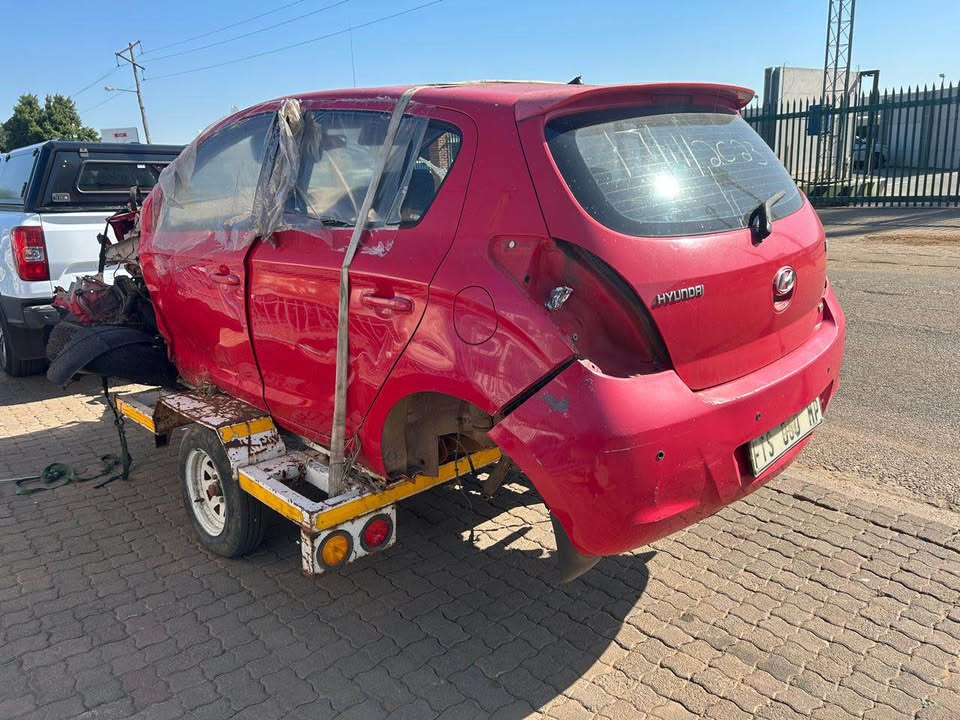 2012 up Hyundai i20 1.6i manual stripping for parts WhatsApp or call - Private Seller