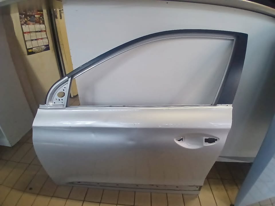 2017 HYUNDAI I20 FRONTDOOR LEFT SIDE - Private Seller