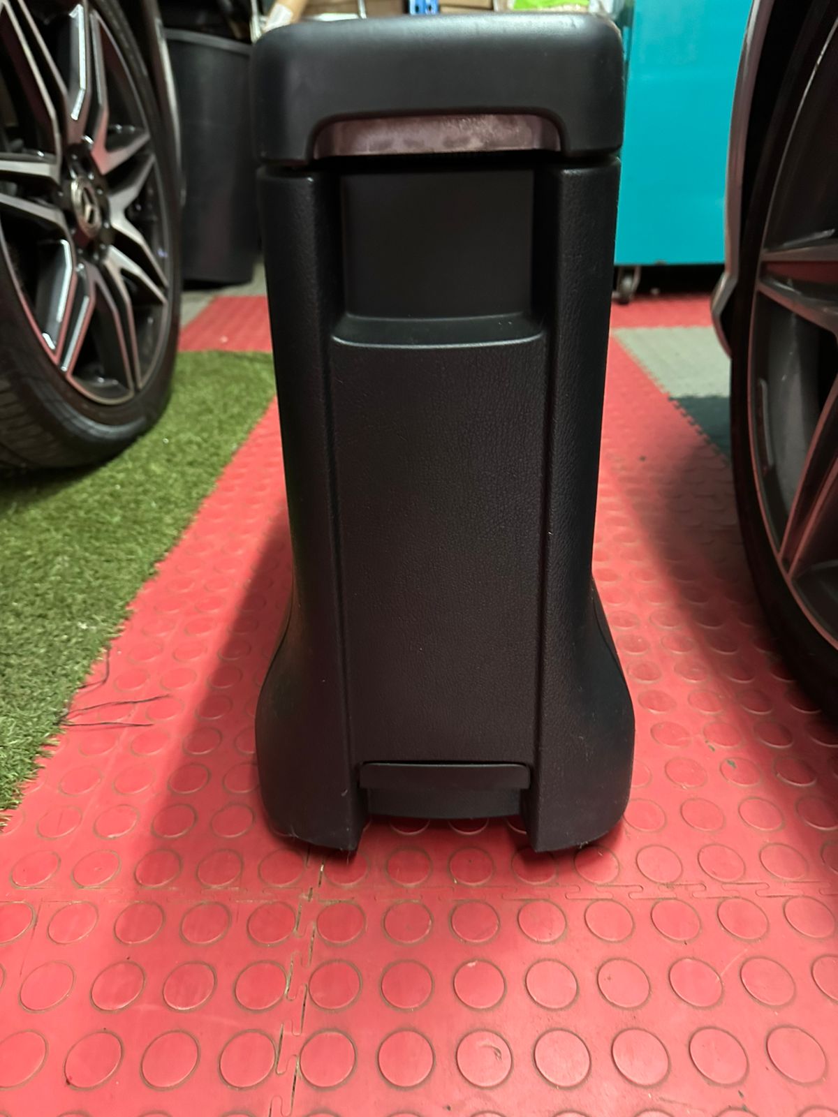 Mercedes W447 V-Class Center Console with Fridge – Luxury Upgrade