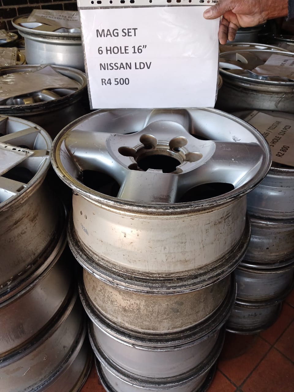 SET MAGS NISSAN LDV HOLE 16' FOR SALE - Private Seller SET MAGS NISSAN LDV HOLE 16' FOR SALE - Private Seller