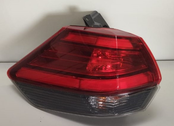 Nissan X-trail Outer taillights T32 shape - Private Seller Nissan X-trail Outer taillights T32 shape - Private Seller