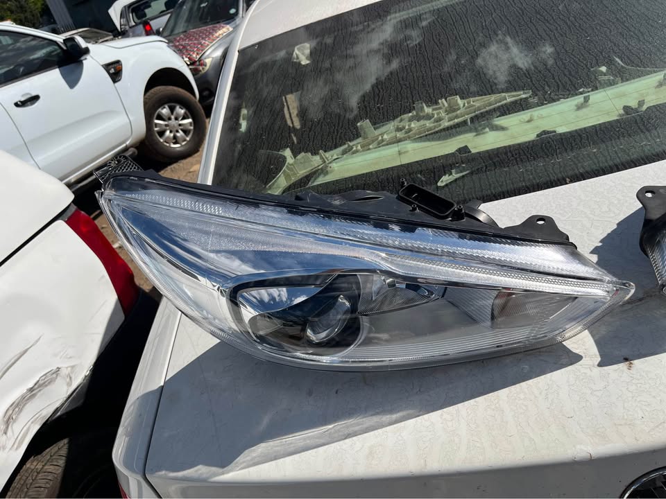 ford focus xenon headlights for sale - Private Seller ford focus xenon headlights for sale - Private Seller